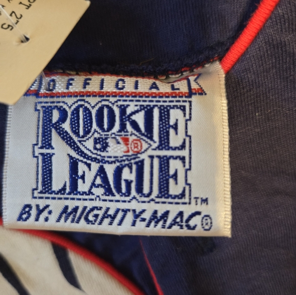 Vintage New York Yankees baseball onesie w/cap set - Picture 5 of 6